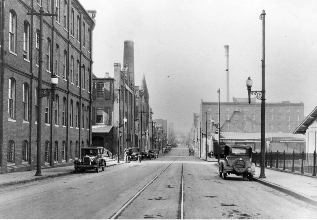 Historic street photograph published on Davis Storage’s website